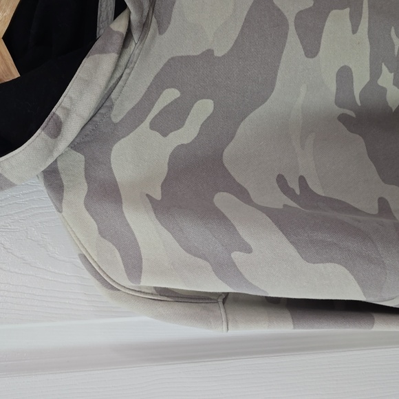 Hollister Hooded Sweatshirt Camouflage Oversized Gray Size Large - Picture 8 of 14